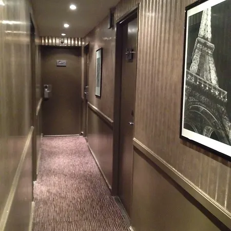 Hotel Elysées Flaubert Parigi